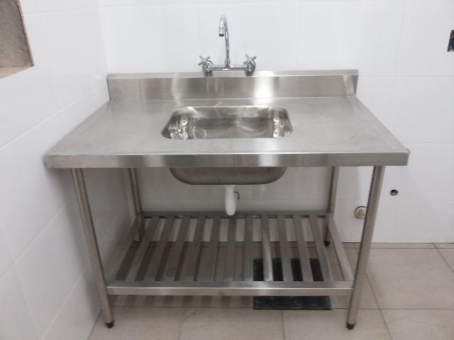 Bancada de inox para cozinha: onde comprar?